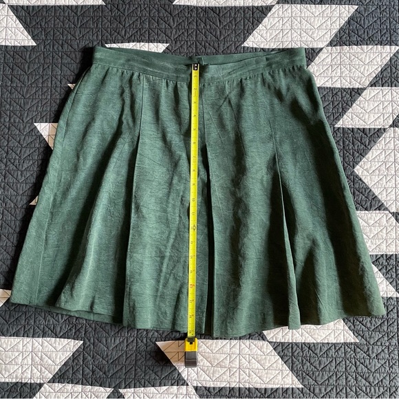 VINTAGE Tencel mini skirt with pleats, women’s size medium/large - Picture 7 of 7